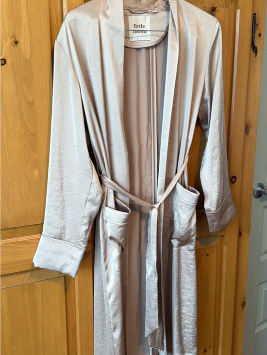Little Moon Jackets & Blazers - Aritzia Little Moon Women's Light Cream Satin Robe with Belt and Pockets